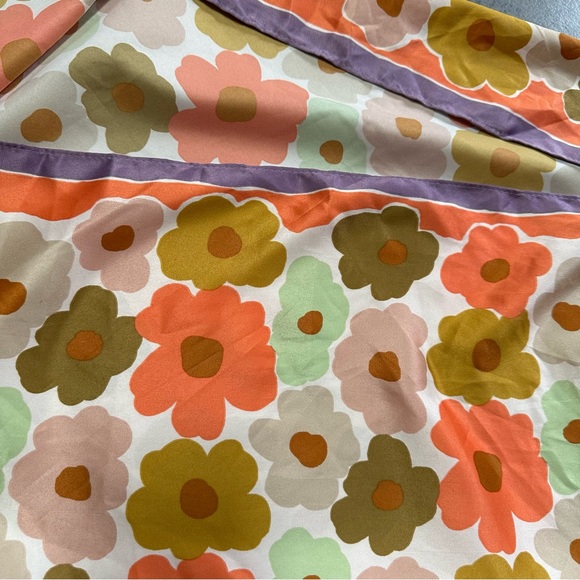 Mango MNG Square Satin Multi Colour Flower Scarf 27”x27” - Picture 4 of 4